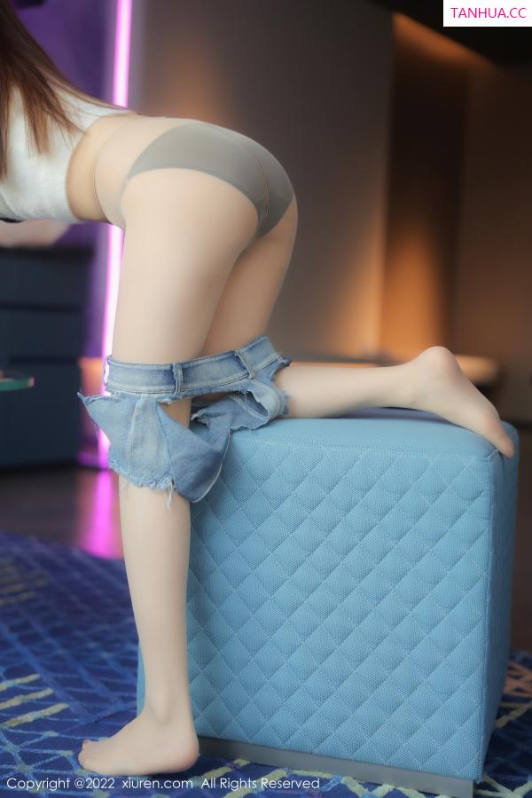 豆瓣酱  [XiuRen]高清写真图 2022.12.23 No.6035 豆瓣酱 牛仔短裤第39张图片